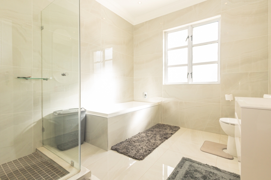 7 Bedroom Property for Sale in Flamingo Vlei Western Cape